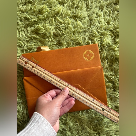Louis Vuitton Orange Gift Box with Dust Bag and Gift Bag - Picture 13 of 16